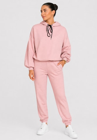 Elara Joggingpak in Roze: voorkant