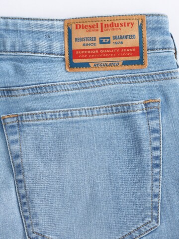 DIESEL - Bootcut Vaquero '1969 D-EBBEY' en azul