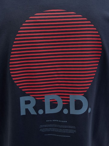 R.D.D. ROYAL DENIM DIVISION Bluser & t-shirts 'RDDTHOR' i blå