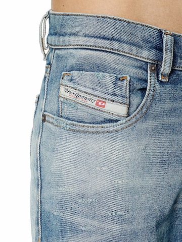 DIESEL Slimfit Jeans 'D-STRUKT' in Blauw