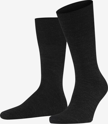 Chaussettes 'Airport' FALKE en gris : devant