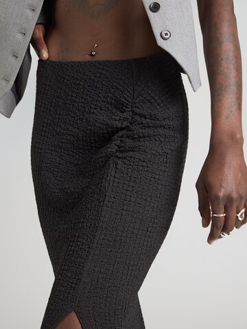 ABOUT YOU Skirt 'Kiara' in Black