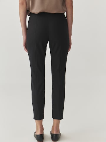 Regular Pantalon à plis 'MIWO' TATUUM en noir