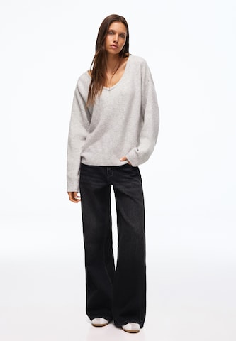 Pullover di Bershka in grigio