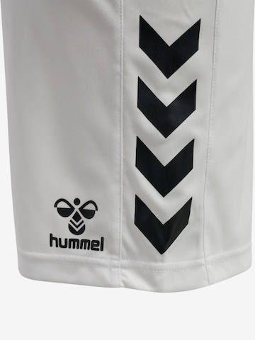 Hummel Regular Shorts in Weiß