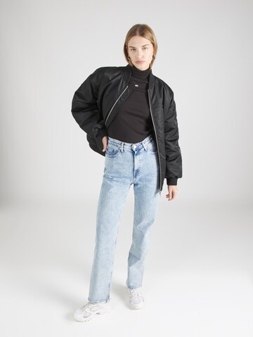 Tommy Jeans Тениска 'ESSENTIAL' в черно