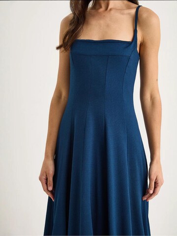 Robe Bianco Lucci en bleu