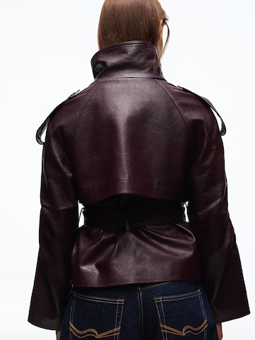 Bershka Prechodný kabát - Červená
