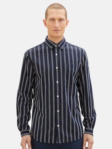 Coupe regular Chemise TOM TAILOR en bleu : devant