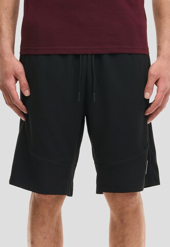 LONSDALE - Regular Calças 'Auckland' em preto