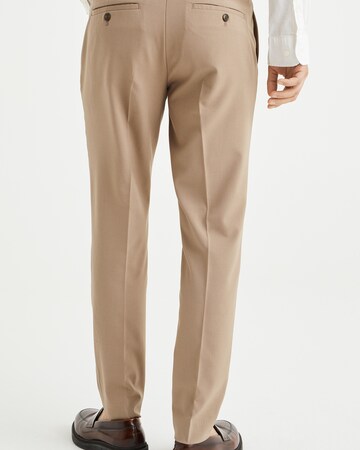 Coupe slim Pantalon à plis WE Fashion en marron