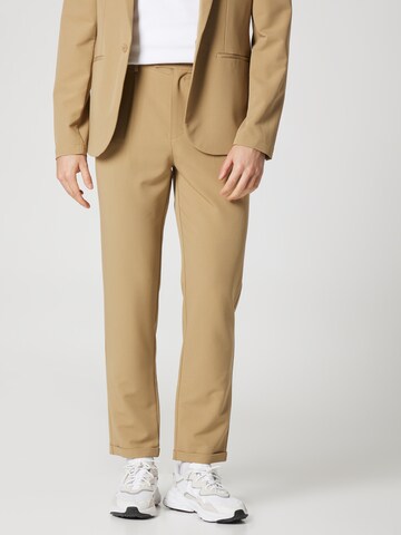 TRAPP Tapered Pleat-front trousers 'Emil' in Brown: front