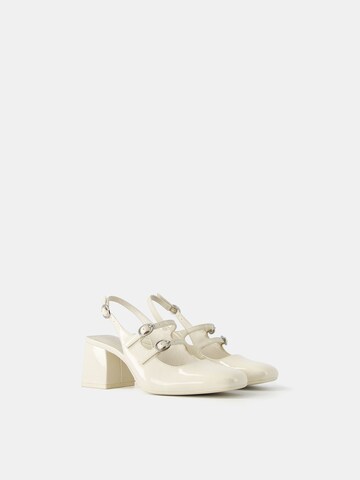 Bershka Remmiavokkaat värissä beige