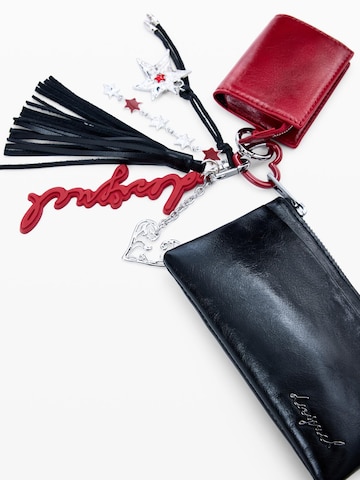 Desigual Přívěsek na klíče – červená