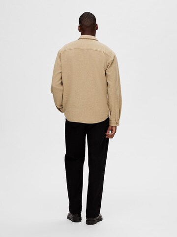 SELECTED Tussenjas in Beige