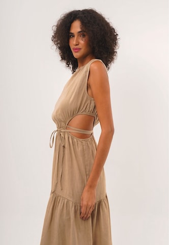 FRESHLIONS Jurk 'Lilia' in Bruin
