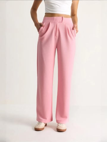 Pantalon à pince Bianco Lucci en rose : devant