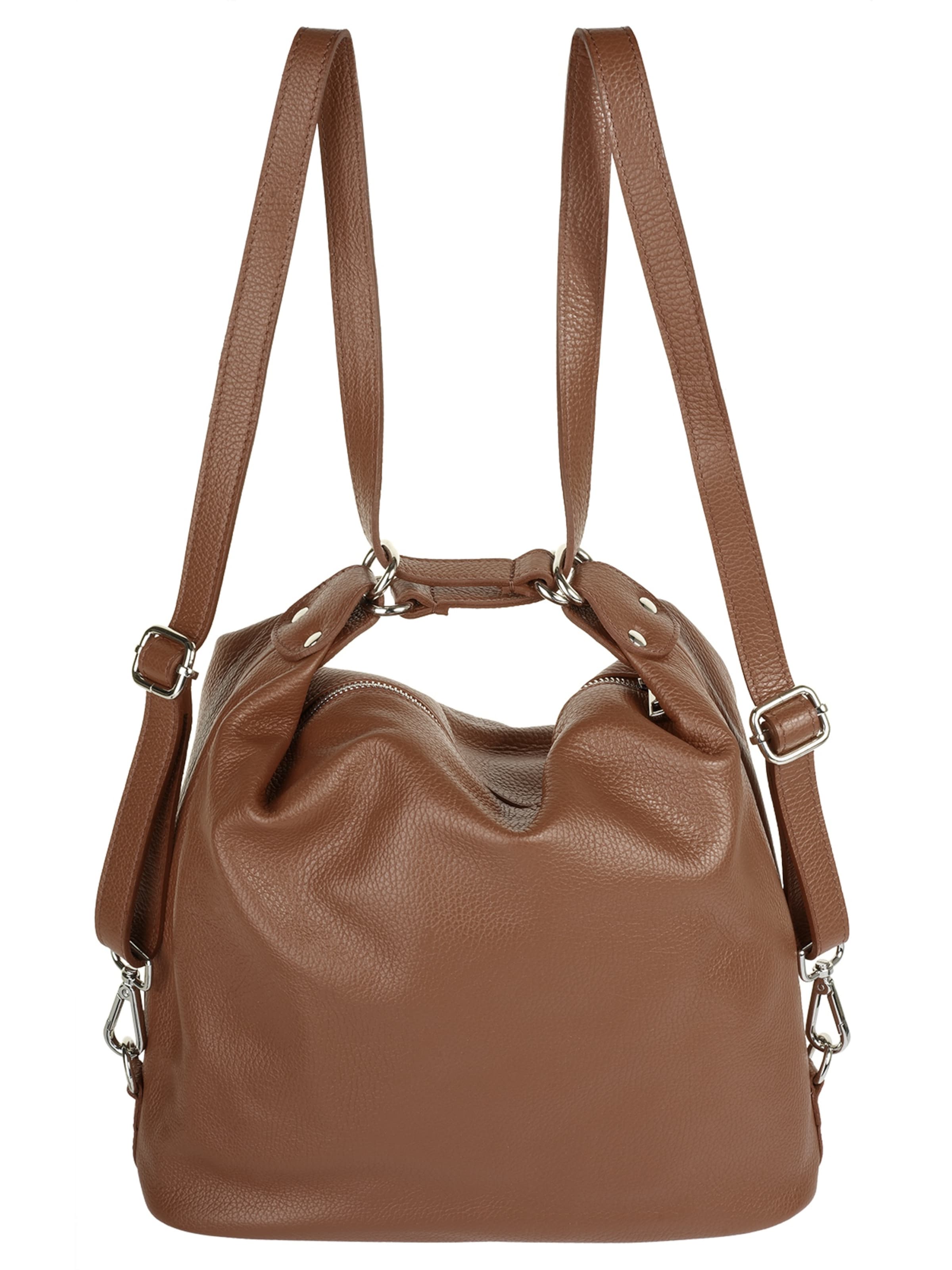 Samantha Look Shopper‌‌ in Braun