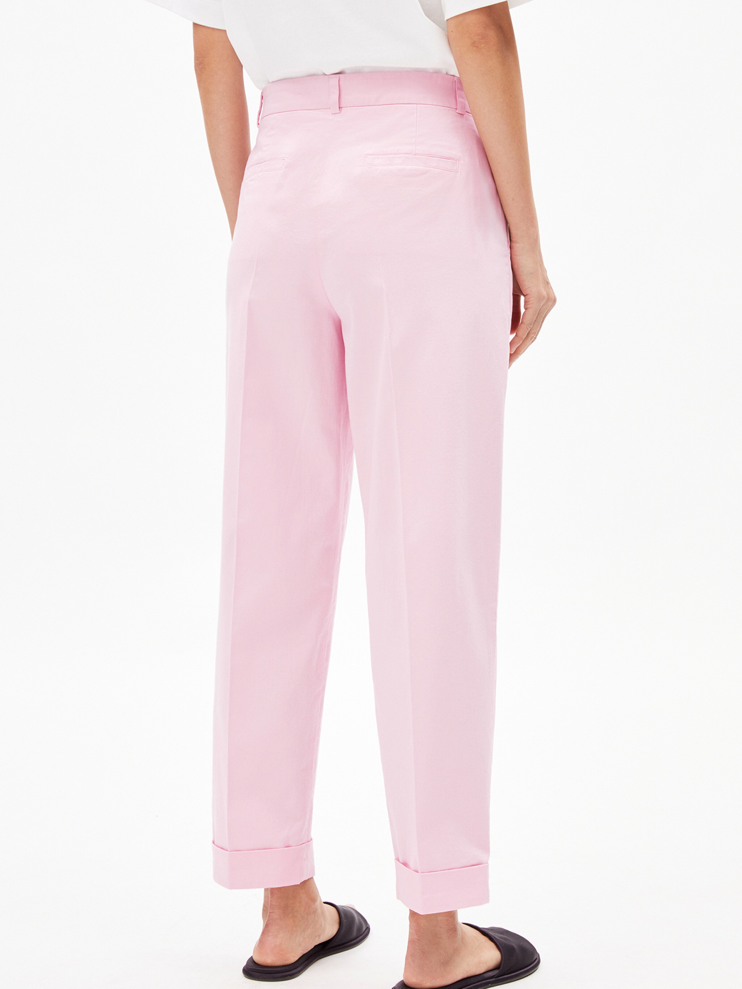 ARMEDANGELS Loosefit Broek 'Kaadwi' in Zwart: voorkant