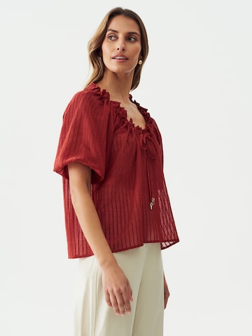 The Fated Blouse 'AMIRA' in Rood