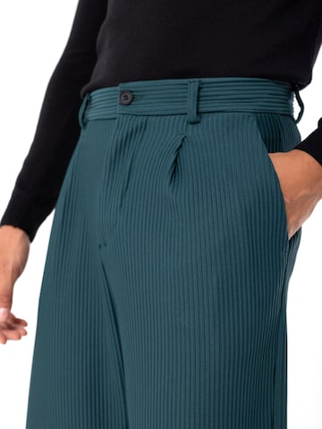 Antioch Loose fit Pleat-front trousers in Green