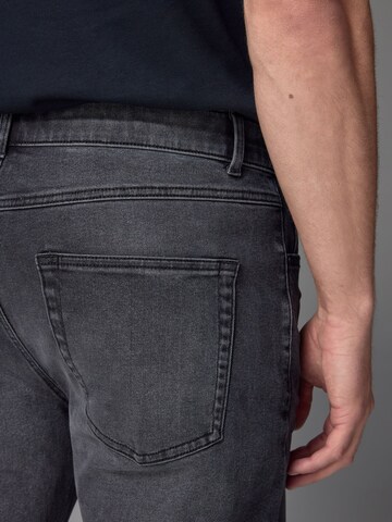 Slimfit Jeans 'Essential' di Next in grigio
