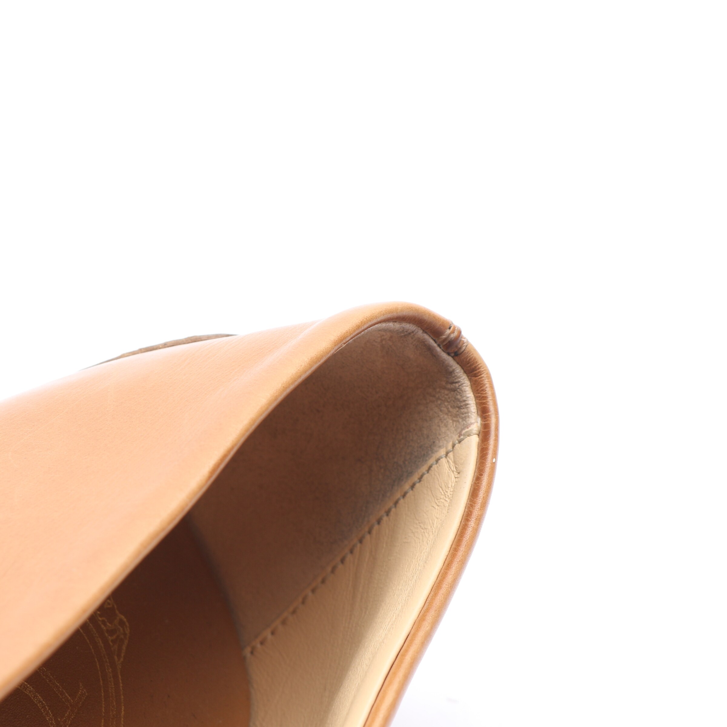 Tod's Flats & Loafers in 39 in Brown