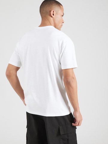 Tricou de la Nike Sportswear pe alb