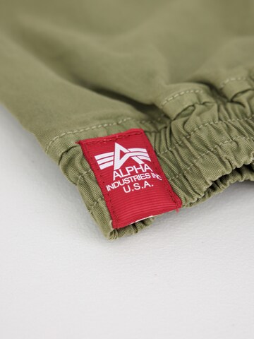 ALPHA INDUSTRIES Tapered Παντελόνι σε πράσινο