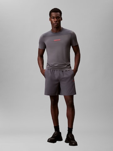 Calvin Klein Sport Regular Shorts in Grau