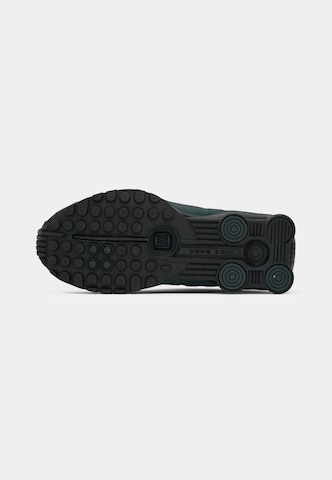 Nike Sportswear Sneakersy niskie 'Shox R4' w kolorze zielony