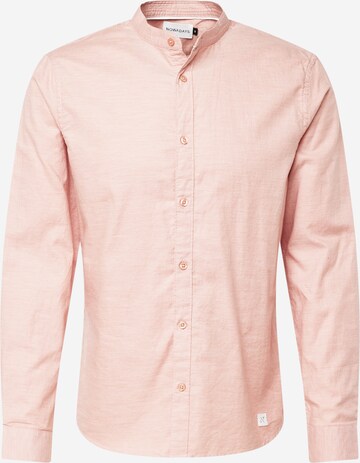 Coupe regular Chemise NOWADAYS en rose : devant