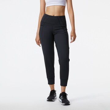 Effilé Pantalon de sport new balance en noir : devant