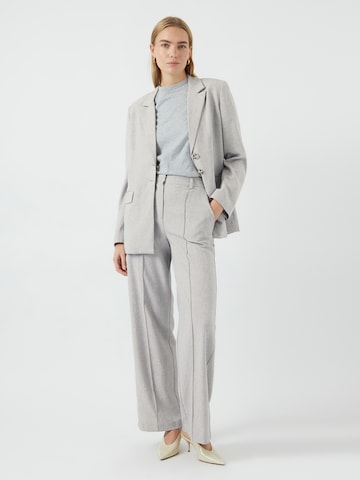 Regular Pantalon 'YASRIU' YAS en gris