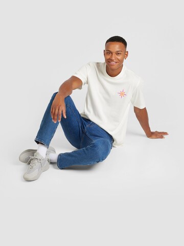 ADIDAS ORIGINALS - Camiseta 'SUMMIT NATURE' en blanco