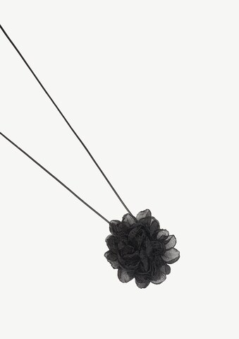 COMMA Ketting in Zwart: voorkant