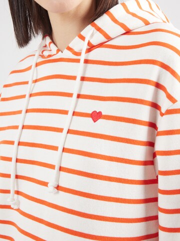 Sweat-shirt 'PCCHILLI' PIECES en blanc