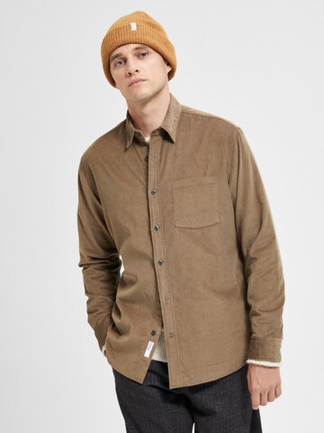 SELECTED HOMME Regular fit Button Up Shirt 'Benjamin' in Brown: front