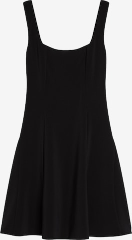 Rochie de la Bershka pe negru: față