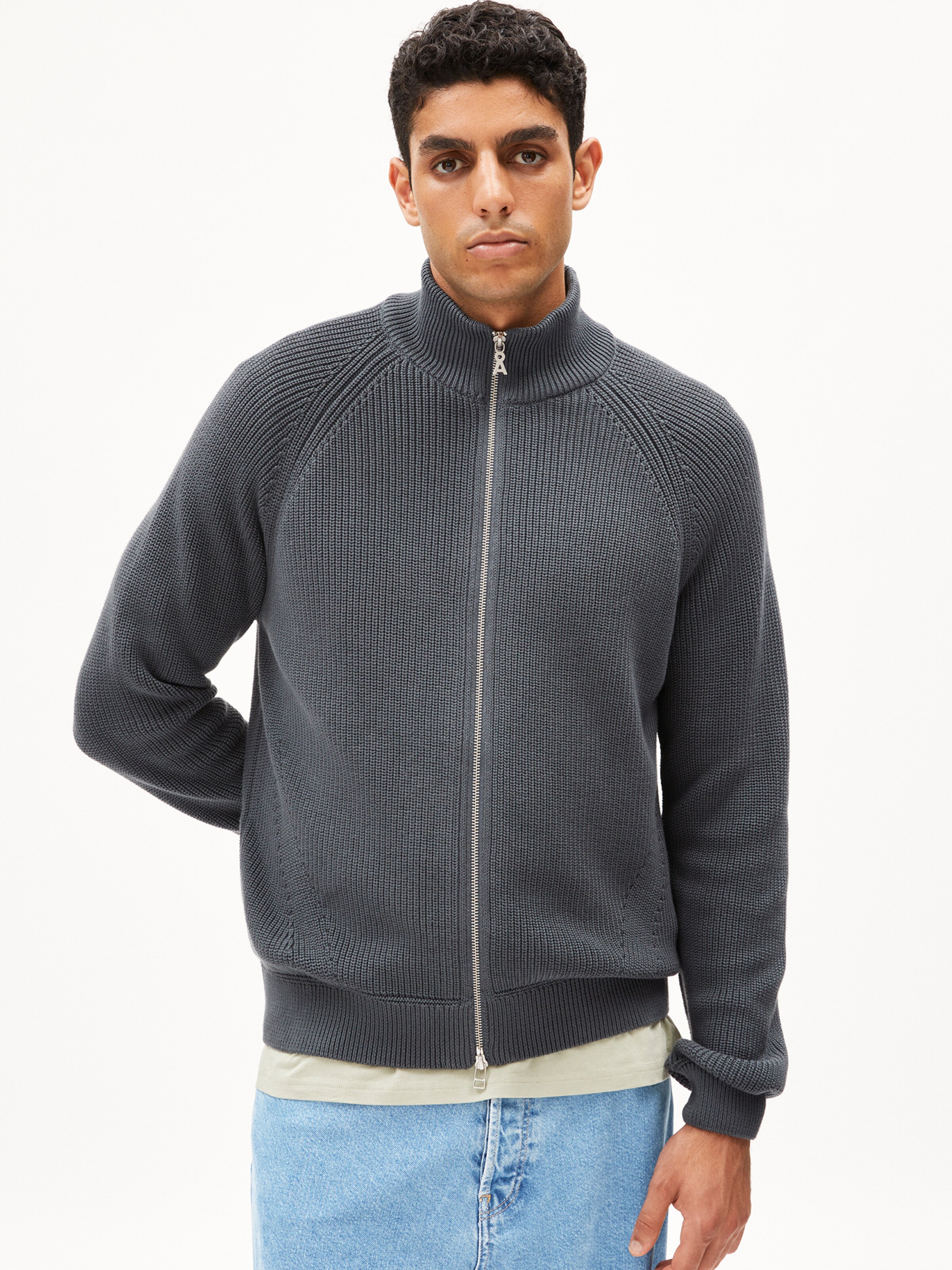 ARMEDANGELS Strickjacke ' AARTYOM ' in Grau: Vorderseite