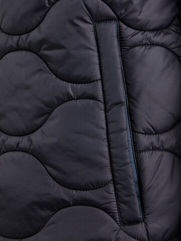 Jack's Jacke in Schwarz