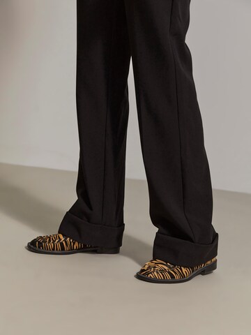 Regular Pantalon 'Fuma' Y.A.S en noir