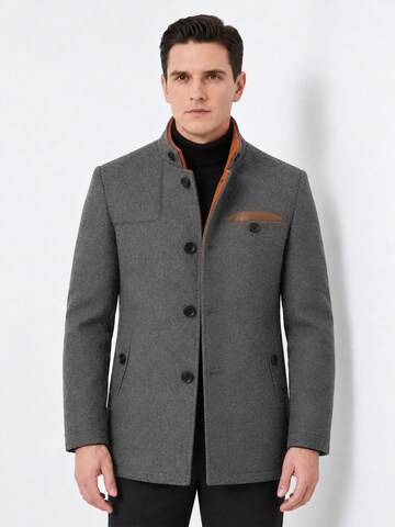 ALLTHEMEN Winter Coat 'Farbkante' in Grey: front