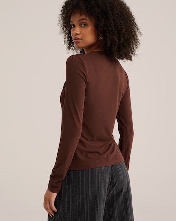 Tricou de la WE Fashion pe maro