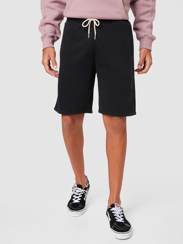 Abercrombie & Fitch Regular Shorts in Schwarz: predná strana