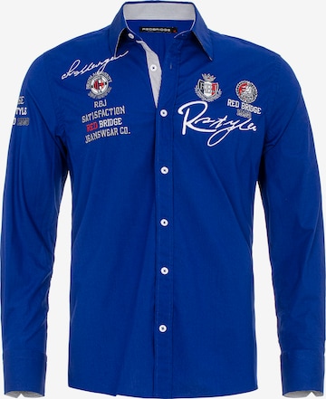 Redbridge Slim fit Overhemd in Blauw: voorkant