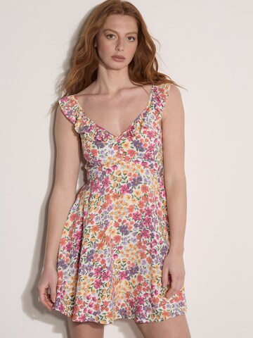 Robe Apricot en beige : devant