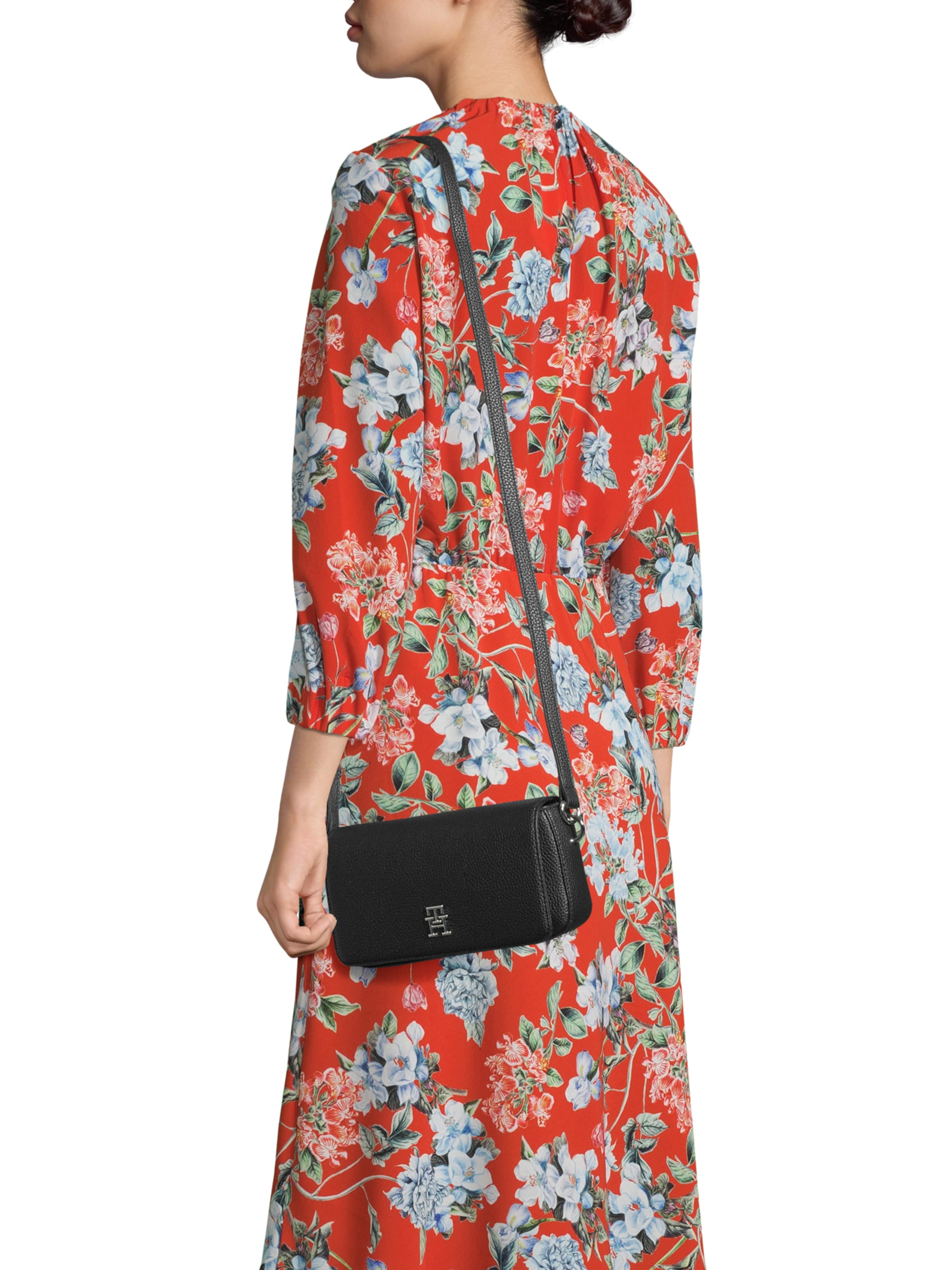 TOMMY HILFIGER Crossbody bag in Black