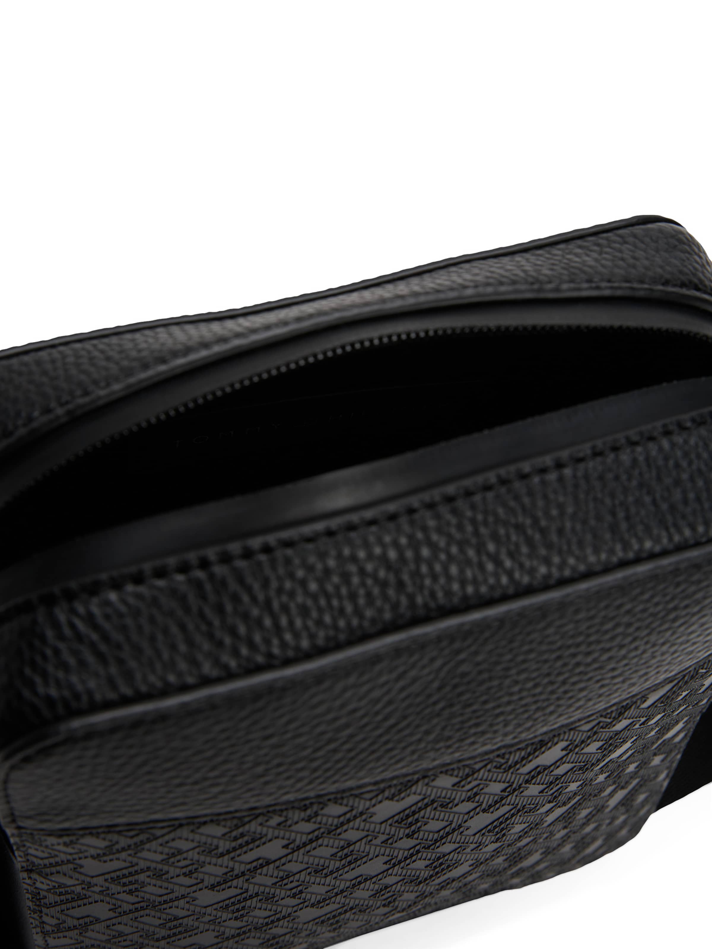 TOMMY HILFIGER Taška cez rameno - Čierna