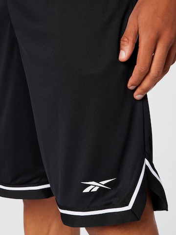 Reebok Regular Sportshorts in Schwarz